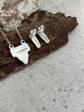 Load image into Gallery viewer, HANDMADE STERLING SILVER KINGMAN TURQUOISE WITH WHITE BUFFALO NECKLACE & EARRINGS SET SIGNED