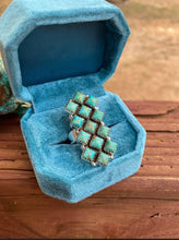 Load image into Gallery viewer, BEAUTIFUL HANDMADE KINGMAN TURQUOISE AND STERLING SILVER ADJUSTABLE RING