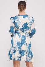 Load image into Gallery viewer, Elegant Tie-waist Printed Dress
