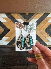 Load image into Gallery viewer, Genuine Leather And Turquoise Earrings
