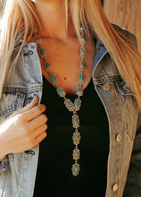 Load image into Gallery viewer, Texas Bay Necklace And Earrings
