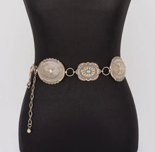 Load image into Gallery viewer, Vintage Style Engraved Western Chain Belt
