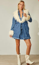 Load image into Gallery viewer, Retro Denim Coat With Fur Detailing
