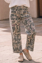 Load image into Gallery viewer, Your Go To Camo Pants
