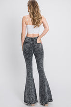 Load image into Gallery viewer, Petra153 Vintage Rebel Flare Jeans

